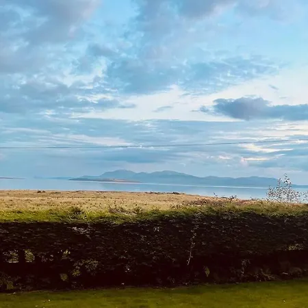Beautiful Spacious Old Schoolhouse With Stunning Sea Views And Beach Nearby Port Bannatyne Exterior foto