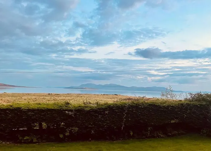 Beautiful Spacious Old Schoolhouse With Stunning Sea Views And Beach Nearby