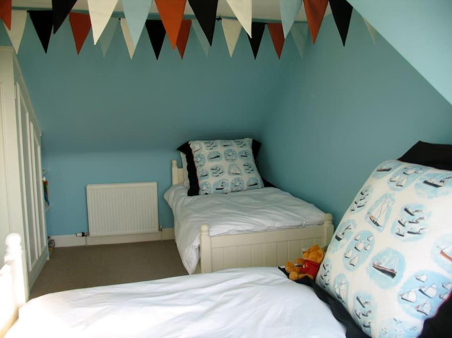 Beautiful Spacious Old Schoolhouse With Stunning Sea Views And Nearby * Port Bannatyne