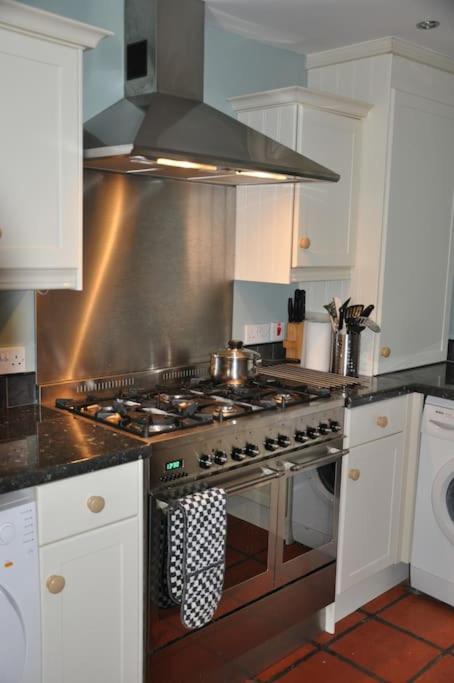 Beautiful Spacious Old Schoolhouse With Stunning Sea Views And Nearby Holiday home Port Bannatyne