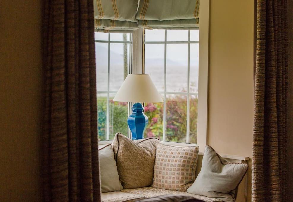 Holiday home Beautiful Spacious Old Schoolhouse With Stunning Sea Views And Nearby Port Bannatyne