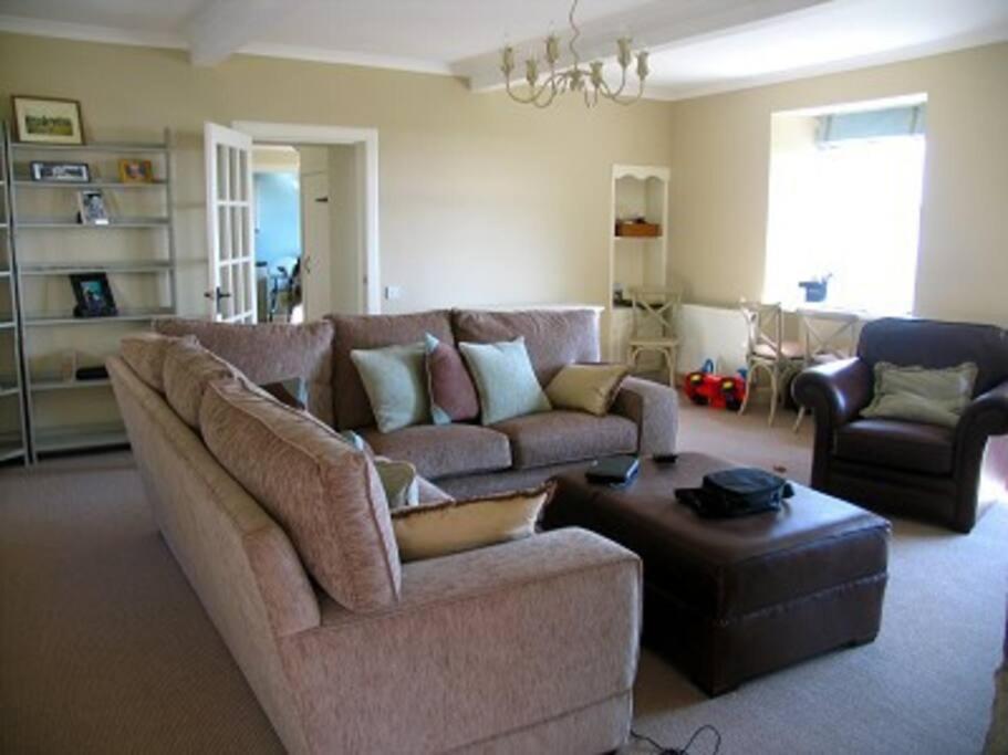 Beautiful Spacious Old Schoolhouse With Stunning Sea Views And Nearby Holiday home