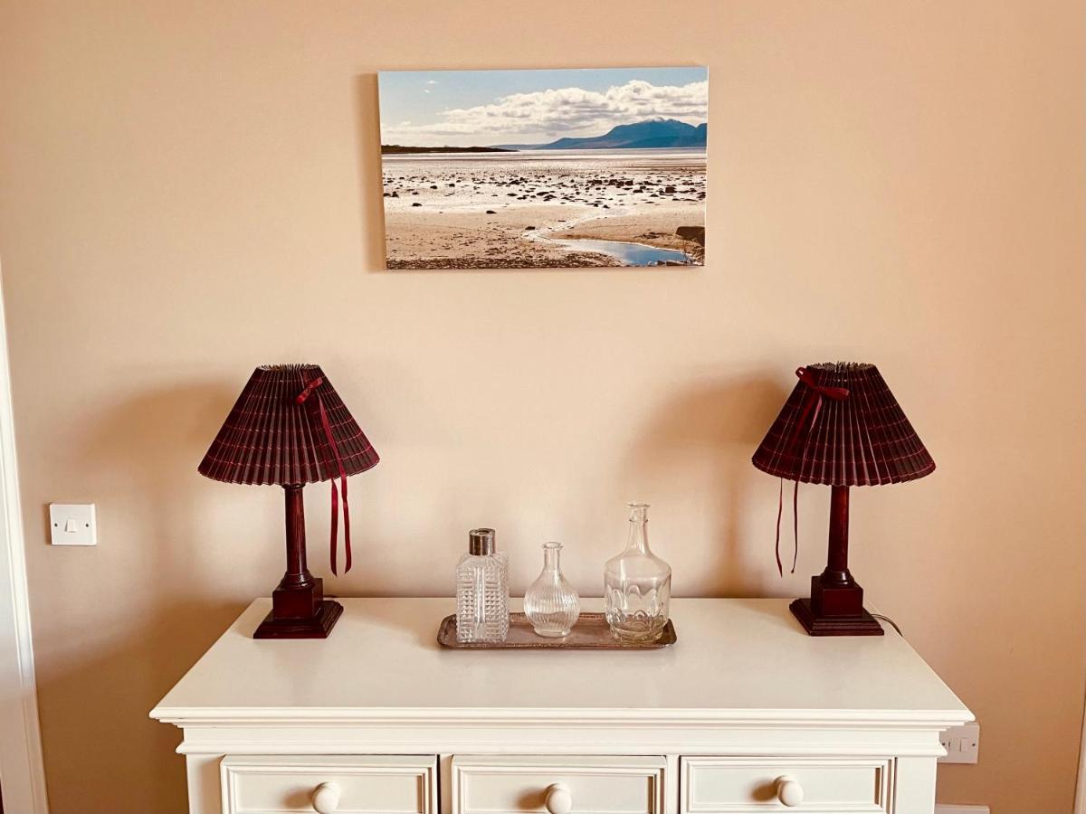 Beautiful Spacious Old Schoolhouse With Stunning Sea Views And Nearby * Port Bannatyne